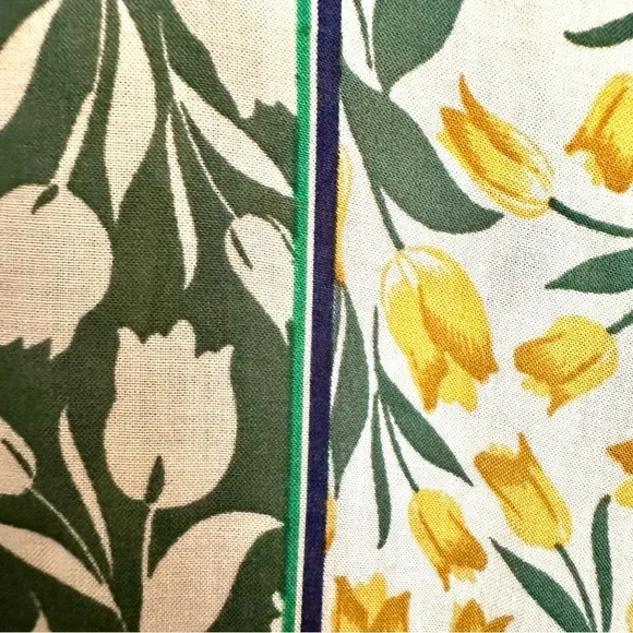 Democracy Floral Short Sleeve Split Hem Top Size Small - Picture 10 of 14